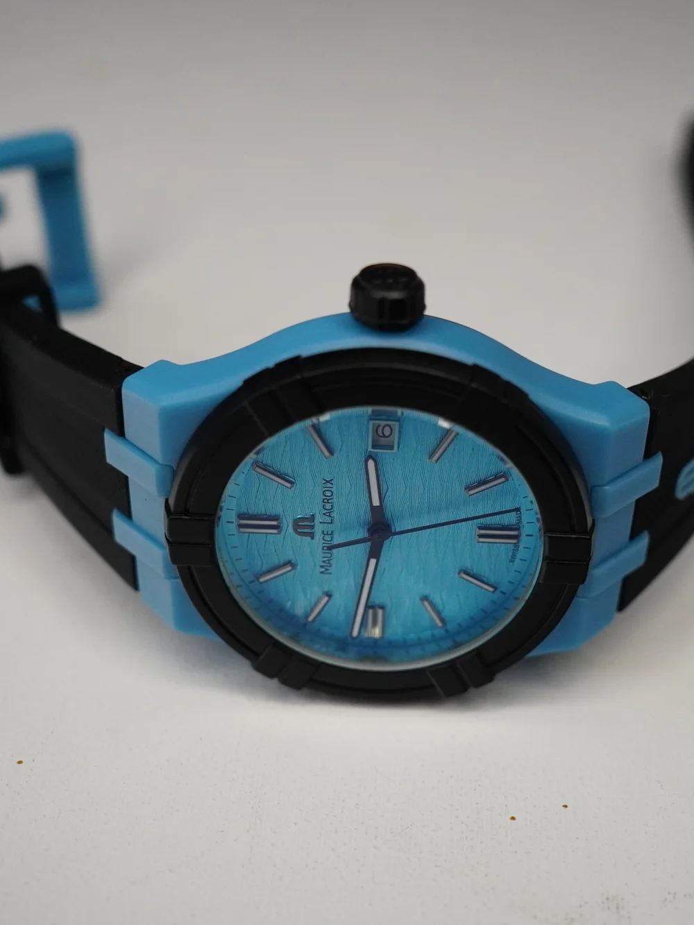 Maurice Lacroix AIKON #TIDE AI2008-80080-300-0 Quartz Date 40mm Blue Dial